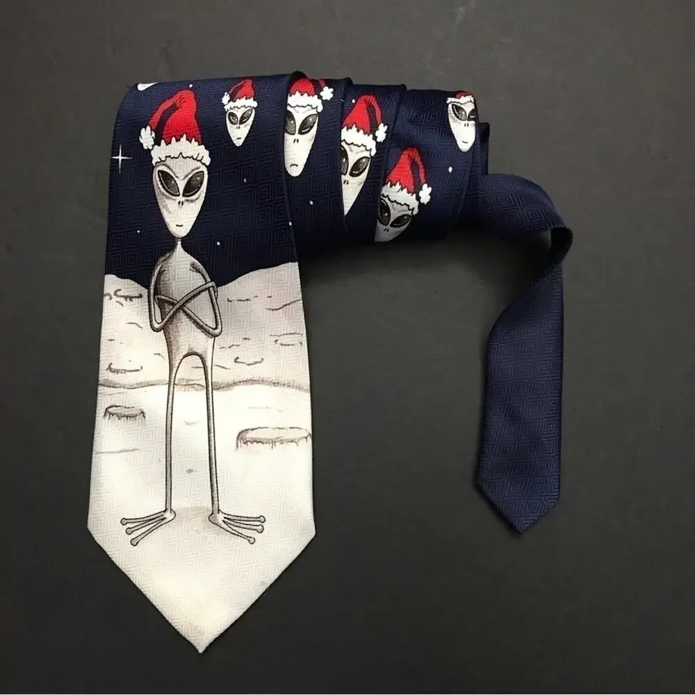 Vintage Alien Christmas Tie, super fun to wear!
